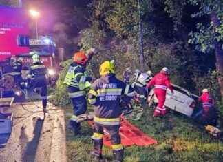 Rettungseinsatz: Feuerwehr befreit Mann aus Auto news-14092024-052223