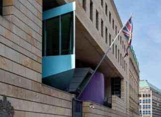 Tomatensuppe-Aktion gegen die britische Botschaft: Die Letzte Generation fordert Veränderung news-27092024-193609