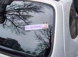 Autos in Berlin mit Grünen-Stickern beklebt: Bauschaum in Auspuffen – Skandal aufgedeckt autos-in-berlin-mit-grnen-stickern-beklebt-bauschaum-in-auspuffen-skandal-aufgedeckt