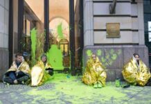 proteste-gegen-flssiggas-festnahmen-vor-hotel-adlon-in-berlin