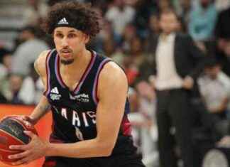 alba-berlin-holt-center-michael-kessens-aus-paris