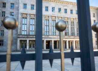 Polizeieinsatz am Berliner Finanzministerium: Entwarnung polizeieinsatz-am-berliner-finanzministerium-entwarnung