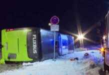 tragischer-reisebusunfall-zwei-tote-und-elf-verletzte-auf-a11