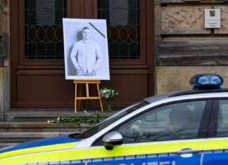 Trauerfeier und -marsch für getöteten Polizisten: Letztes Geleit trauerfeier-und-marsch-fr-getteten-polizisten-letztes-geleit