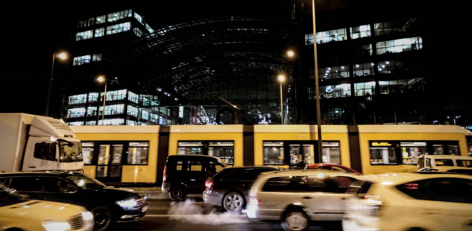 Meininger Berlin Central Station Berlin Germany – Günstig Übernachten Mit Komfort 1 Un Emplacement Idéal au Cœur de Berlin