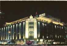 Rooftop One Bar Berlin-Upper West – Cocktails Mit Aussicht Über Die Skyline Rooftop One Bar Berlin-Upper West – Cocktails Mit Aussicht Über Die Skyline