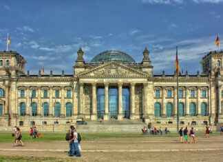 Aufstellungen: Teilnehmer: Fortuna Düsseldorf Gegen 1. FC Kaiserslautern: Wer spielt in Düsseldorf gegen Kaiserslautern? Aufstellungen: Teilnehmer: Fortuna Düsseldorf Gegen 1. FC Kaiserslautern: Wer spielt in Düsseldorf gegen Kaiserslautern?